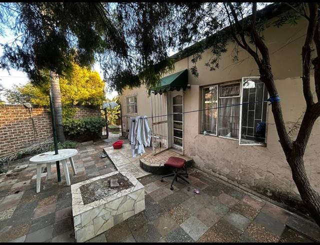 5 BEDROOM HOUSE FOR SALE IN PRIMROSE